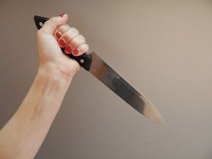 У Новояворівську жінка поранила ножем чоловіка