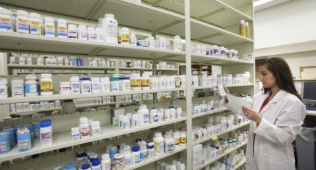 Уряд скасував заборону на перевірку аптек