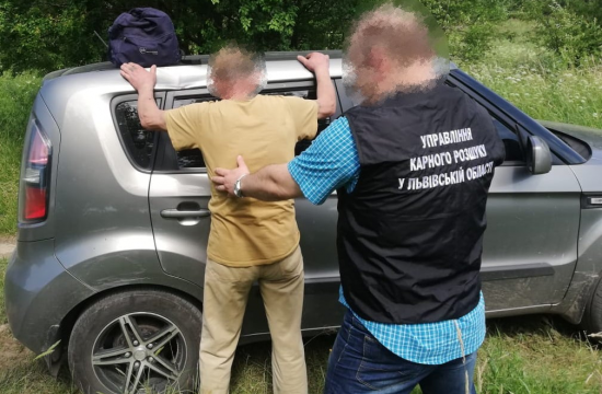 На Яворівщині поліцейські викрили торговця боєприпасами