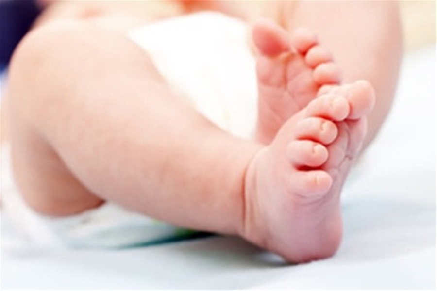 На Яворівщині знайдено новонароджене немовля у смітнику