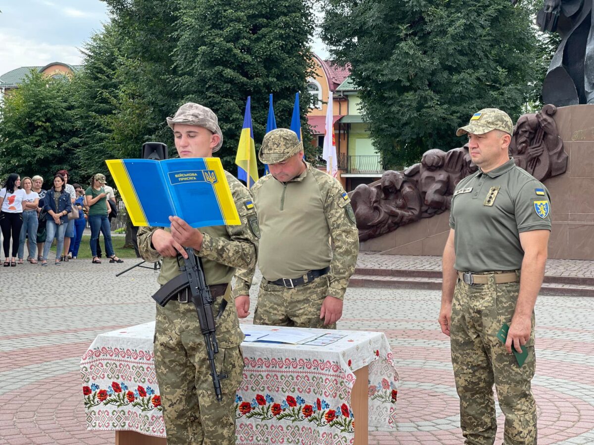 ?? Перші добровольчі формування Яворівщини склали присягу на вірність Україні