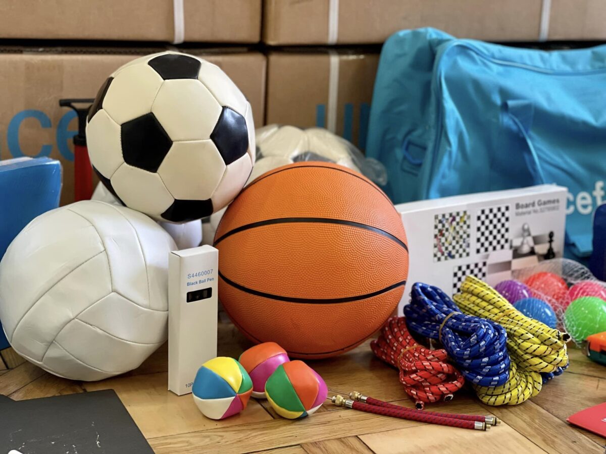 Школи Яворівської громади отримали спортінвентар від UNICEF