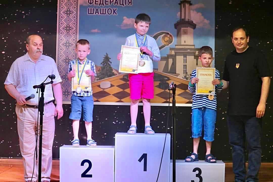 Юний яворівчанин здобув дві срібні медалі у молодіжному чемпіонаті України з шашок!