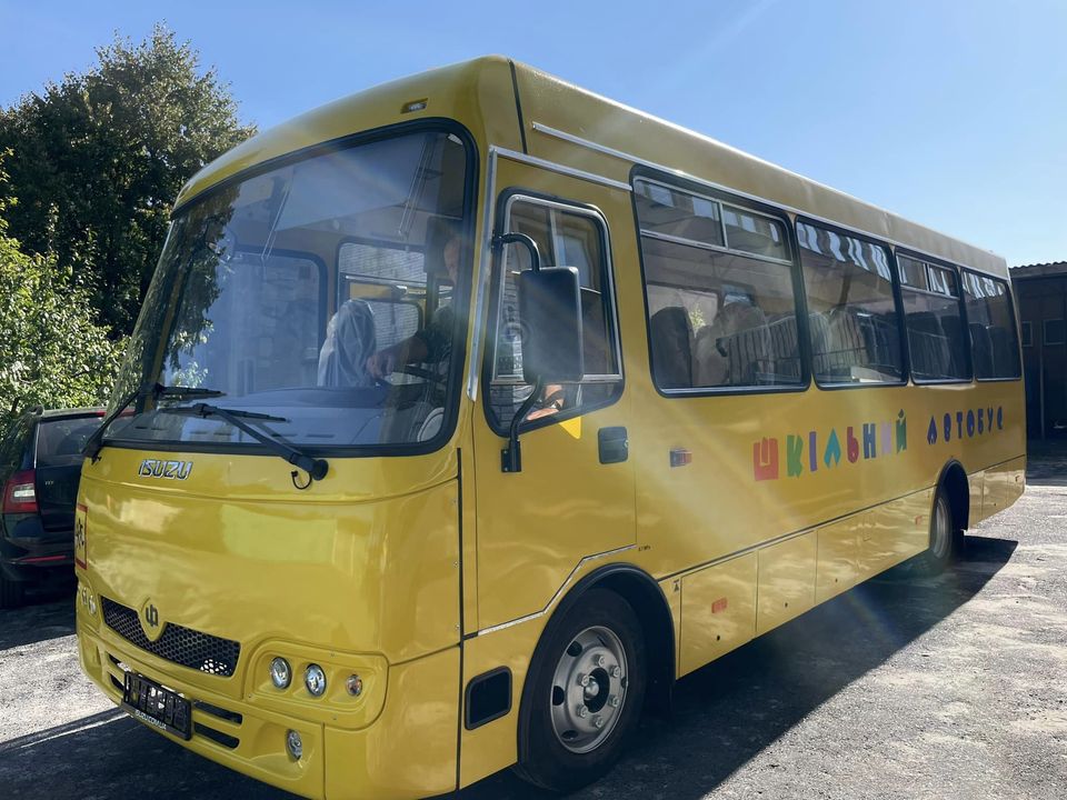Для учнів Новояворівської громади придбали новий автобус