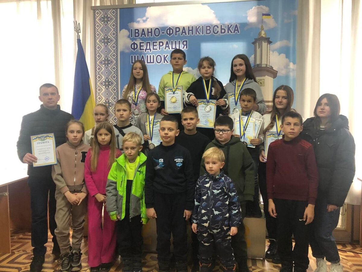 На молодіжному чемпіонаті України з шашок молодь Яворівської громади здобула 9 медалей