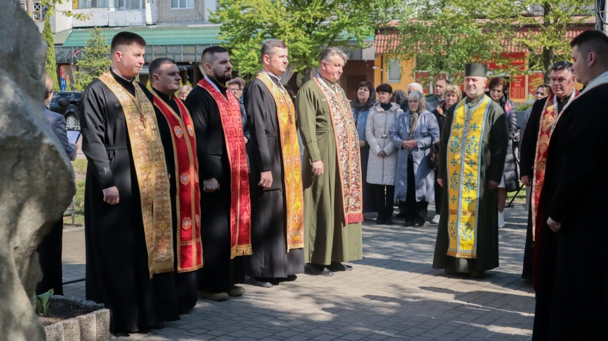 Спільна молитва за загиблими Захисниками і Захисницями України в Новояворівську