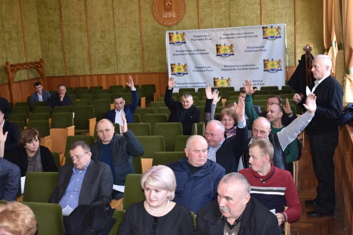 Депутати Яворівської районної ради проти дешевого газу