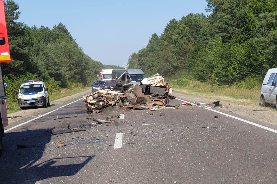 На Яворівщині внаслідок ДТП загинув водій