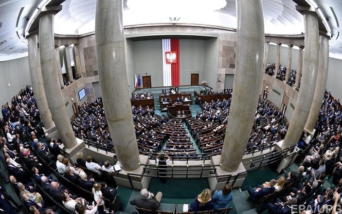 Сенат Польщі вночі проголосував за закон про «заборону бандерівської ідеології»